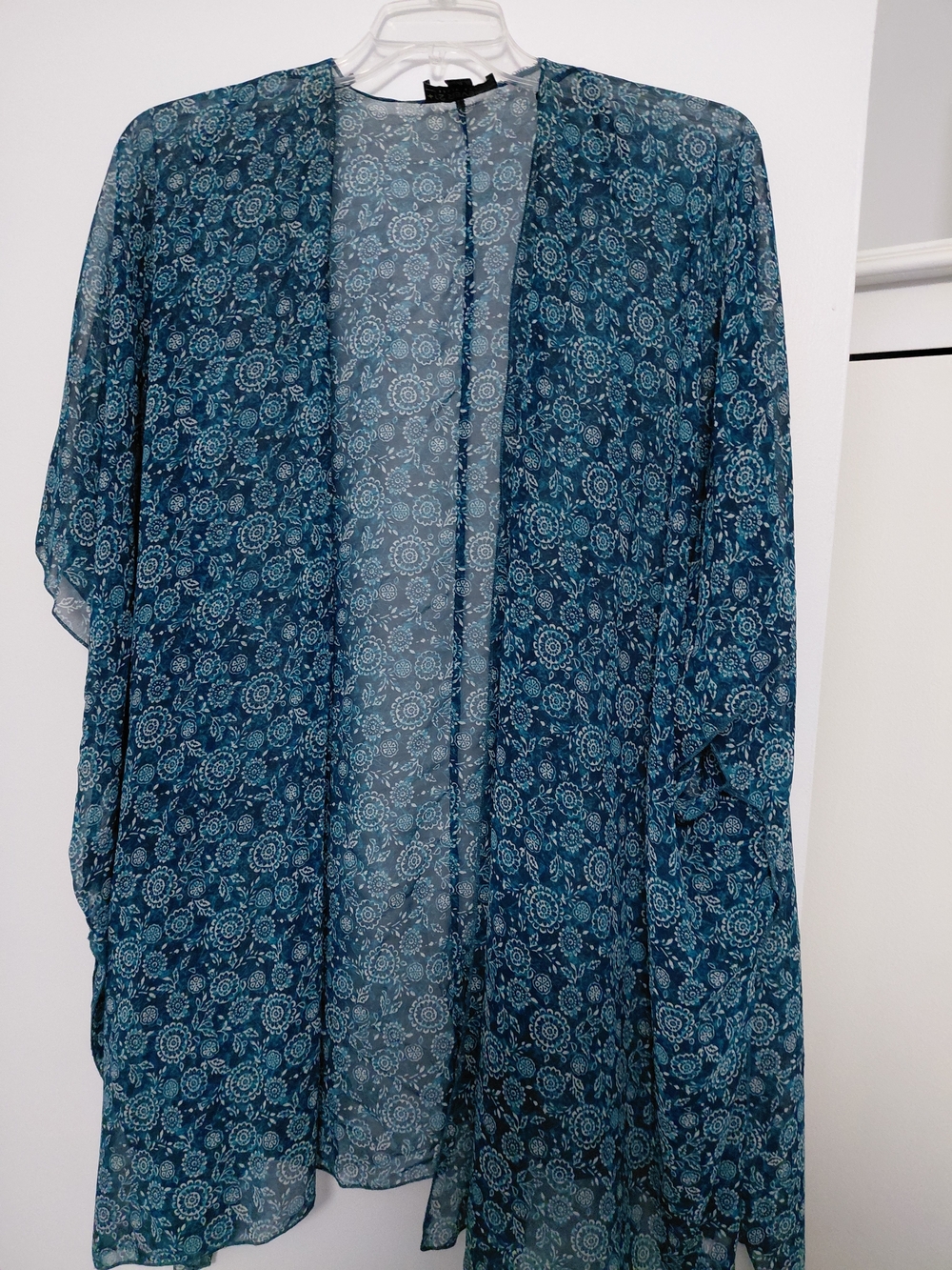 Forever 21 Plus Navy and Teal Floral Top